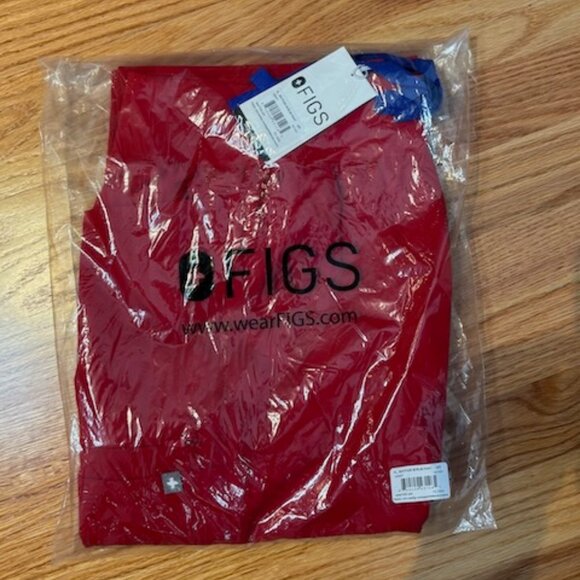 NWT FIGs Women's Mayfair scrub pants in red, size M - Picture 3 of 4